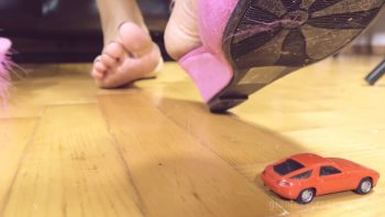 Giantess Loryelle Pink Slippers Foot Fetish