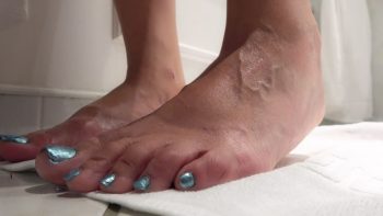 Giantess Loryelle Melting Worlds Unaware Micro Foot Fetish