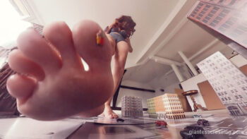 giantess stomping buildings vr360 goddess Loryelle feet city destroyer iii